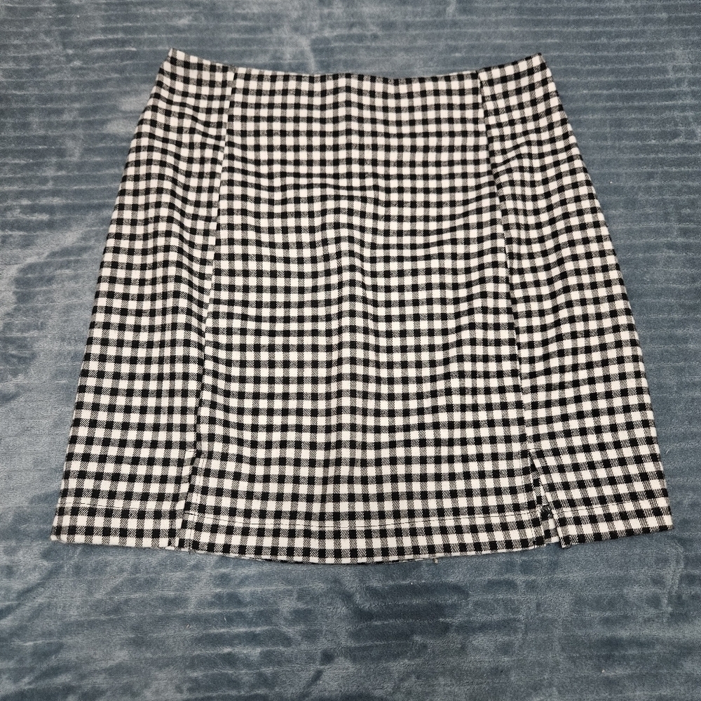 Love On A Hanger Black And White Mini Skirt!